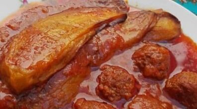 چرا خورشت بادمجان تلخ میشه؟ | گرفتن تلخی خورش بادمجان با زرده تخم مرغ + روش