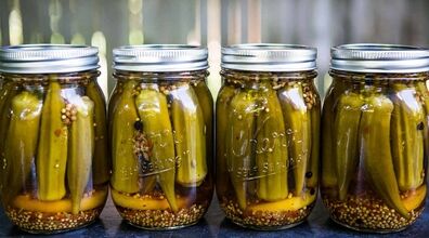 طرز تهیه ترشی بامیه به سبک تبریزی ها | نکات نگهداری ترشی بامیه