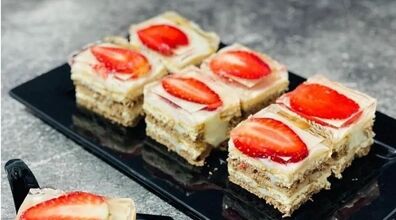 طرز تهیه شیرینی تر بدون خامه، تخم مرغ و قالب
