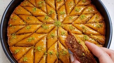 طرز تهیه باقلوا استانبولی ساده و سنتی با طعمی بی نظیر + نکات 