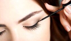 جلوگیری از ریختن و پاک شدن خط چشم | راز خط چشم ماندگار چیست؟