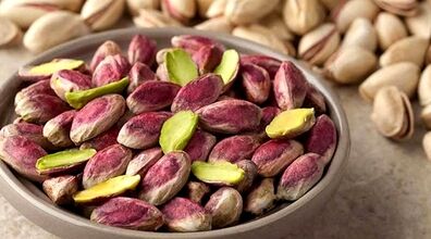 عوارض خوردن پسته | اگر جزو این افرادید، پسته نخورین!