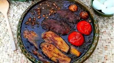 خورشت قورمه سبزی رشتی با مرغ و بادمجان! + طرز تهیه