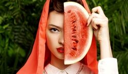 این ماسک هندوانه پوستت رو 10 سال جوونتر میکنه! + طرز تهیه