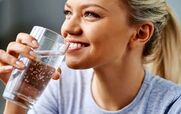 با نوشیدن آب ولرم بیماری ها رو از خودت دور کن