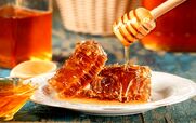 به این 7 دلیل شگفت انگیز عسل یونجه بخورین! + فیلم