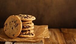 کوکی آمریکایی با چیپس شکلات رو اینجوری درست کن + طرز تهیه