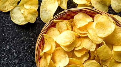 طرز تهیه چیپس خانگی ترد و خوشمزه بدون روغن + فیلم