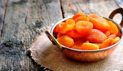 طرز تهیه برگه زردآلو قیسی با 4 روش | خودت تو خونه زردآلو خشک کن 