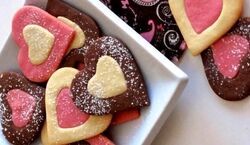 قلب شکلاتی؛ شیرینی شیک و ساده برای عید نوروز + آموزش