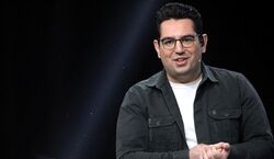گزارشگر معروف فوتبال خودش را جایگزین عادل فردوسی پور معرفی کرد + عکس