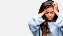 این علائم نشون میدن، سردی بدنت بالاست! + روش درمان