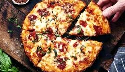 طرز تهیه پیتزا تابه ای خانگی و خوشمزه بدون نیاز به فر | اینجوری بدون نیاز به فر پیتزا بپز
