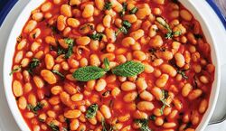 این بار برای شام فاصولیه ترکی بپز! | فاصولیه، خوراک لوبیای ترکیه‌ ای + طرز تهیه