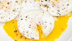 این دلایل میگن تخم مرغ رو عسلی بخورین! | مضرات تخم مرغ بیش از حد پخته شده!