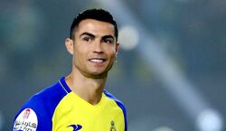 فرش اهدایی باشگاه پرسپولیس در خانه رونالدو پهن شد + فیلم