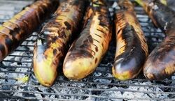 بادمجان کبابی رو به همین راحتی پوست بکن + فیلم 