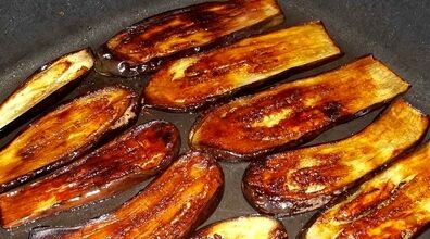بادمجان را با آب سرخ کنید! | روشی متفاوت برای سرخ کردن بادمجان که نمی‌دانستید+ویدئو