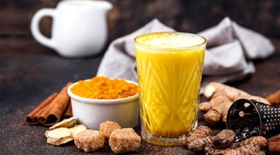 شیر زردچوبه چه خواصی دارد و چگونه تهیه می شود؟ | فواید شگفت انگیز نوشیدن شیر زرد چوبه قبل از خواب