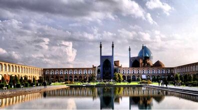 نصف جهان در یک میدان! | معرفی جاذبه های میدان نقش جهان اصفهان + عکس 