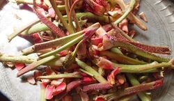 با ریواس مربا درست کن! | طرز تهیه مربای ریواس خانگی و مقوی