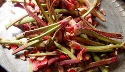با ریواس مربا درست کن! | طرز تهیه مربای ریواس خانگی و مقوی