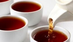 معجزه شگفت انگیز نوشیدن چای داغ در گرمای تابستان + توضیحات