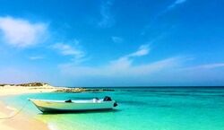 زلال ترین جزیره شیشه ای ایران با شن های سفید + عکس