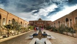 هتل کویری بالی اصفهان، مخصوص کویر نوردان + عکس 