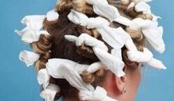 با چند تا دونه دستمال کاغذی موهاتو فر کن + عکس و فیلم