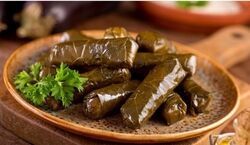 دلمه هات رو مجلسی بپیچ | طرز پیچیدن دلمه برگ مو  + 3 فیلم آموزشی